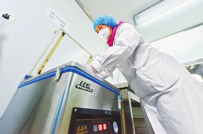 洛阳 十余款战“疫”产品彰显生物科技硬核力量